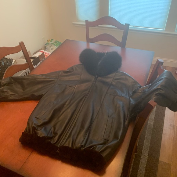 Leather Mink Coat. NWOTPurchased at Nordstrom aprox 2004 for $1500.00 Beautiful! - Picture 3 of 10
